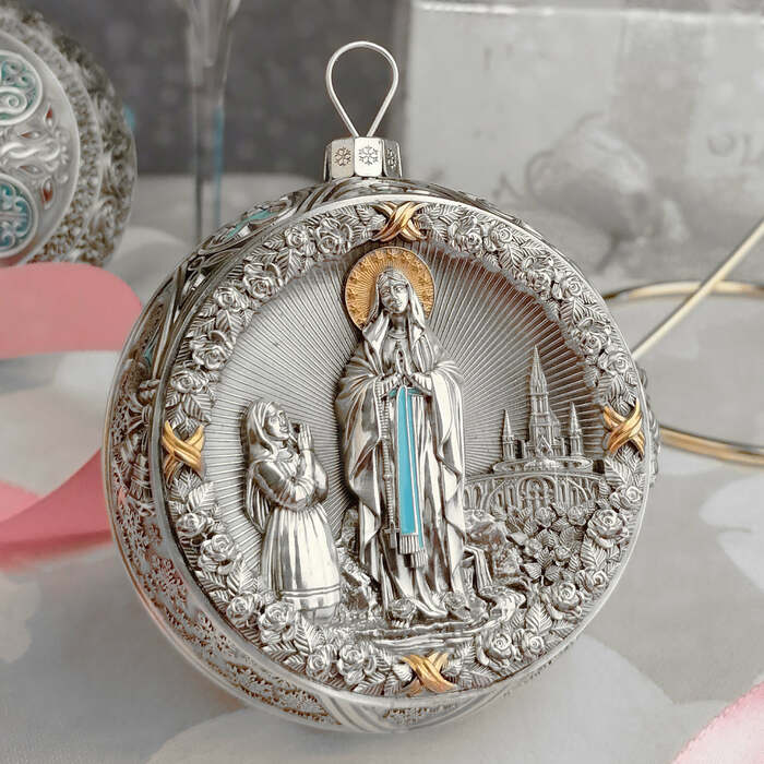 Серебряный елочный шар "Мадонна" с эмалью